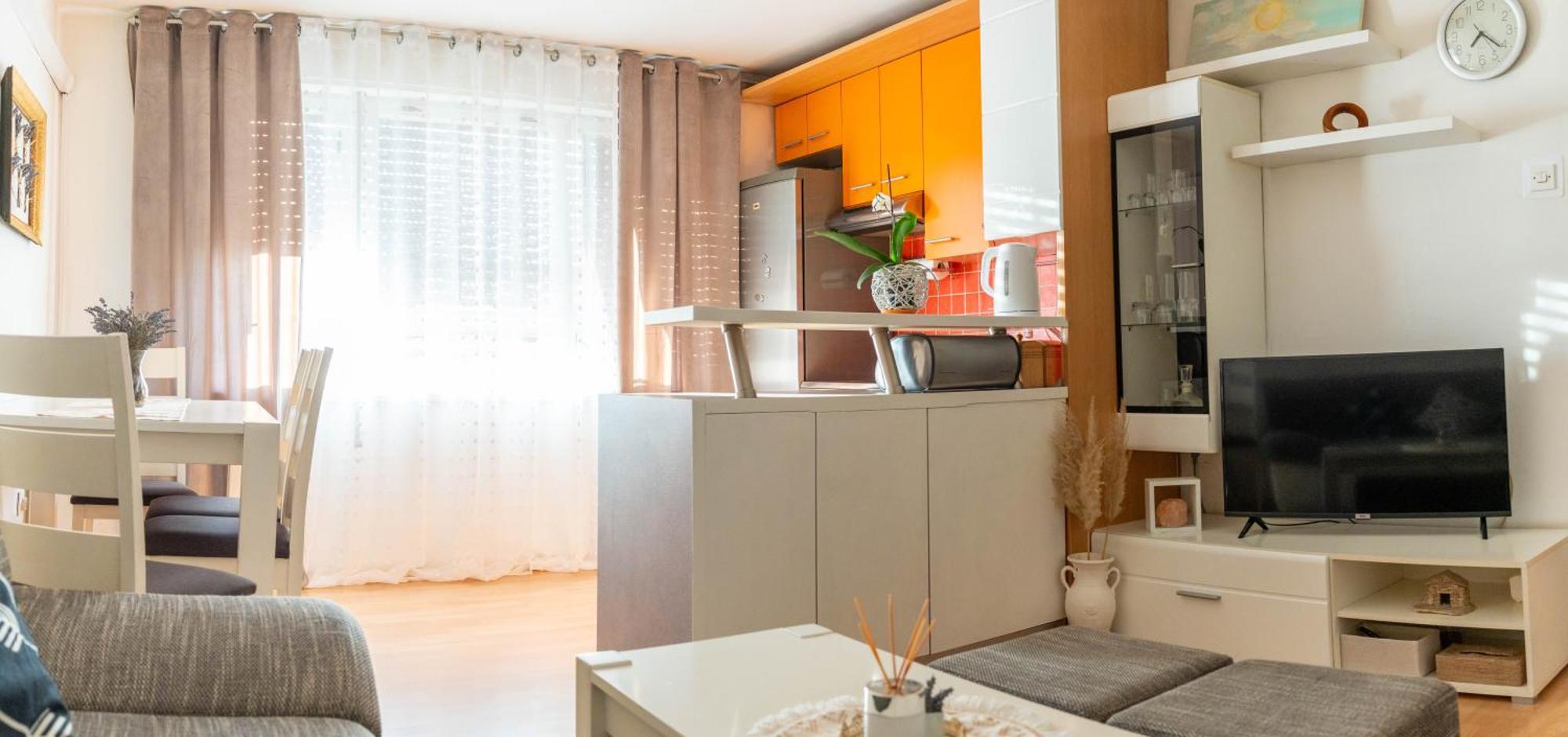 Apartman Lili Knin Exterior foto
